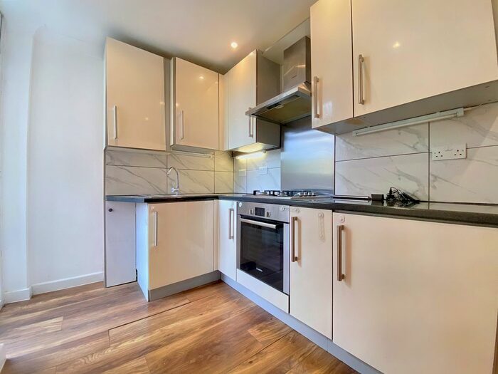 2 Bedroom Flat To Rent In Cowley Mill Road, Uxbridge, Greater London, UB8