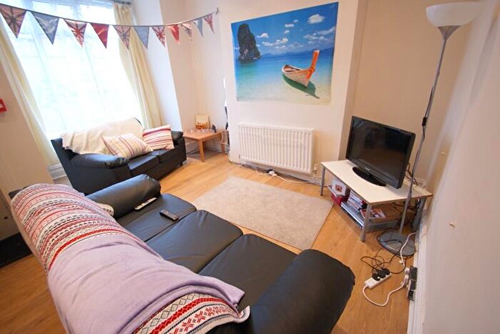 4 Bedroom Terraced House To Rent In Lucas Street, Woodhouse, Leeds, LS6