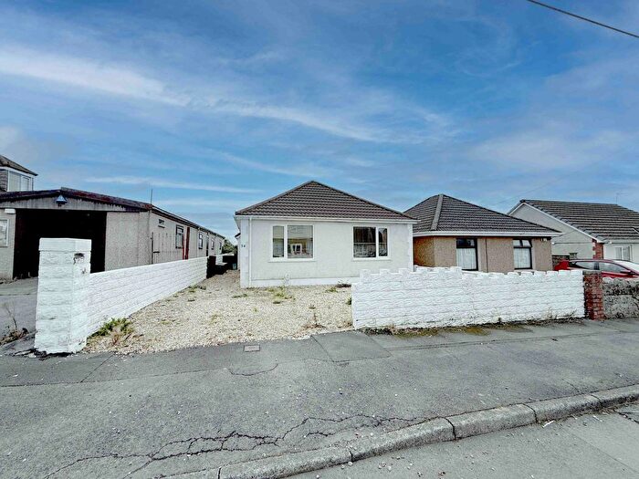 3 Bedroom Bungalow For Sale In Twyniago, Pontarddulais, Swansea, SA4