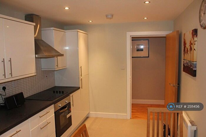 2 Bedroom Flat To Rent In Etruria House, Stoke-On-Trent, ST4
