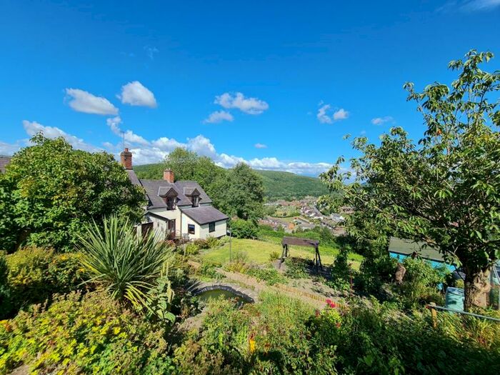 4 Bedroom House For Sale In Garth Lane, Knighton, LD7