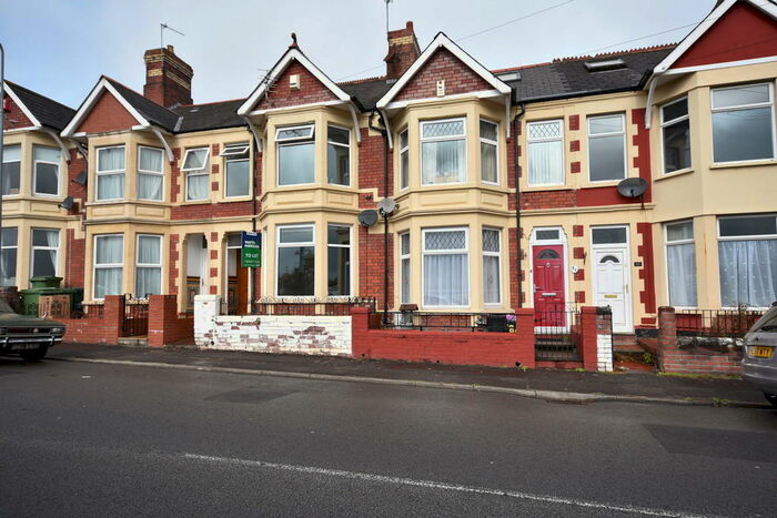 3 Bedroom Terraced House To Rent In Dock View Road, CF63