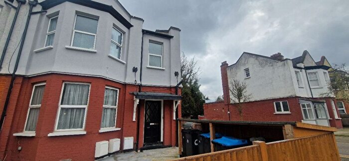 2 Bedroom Flat To Rent In Palmerston Road, London, N22