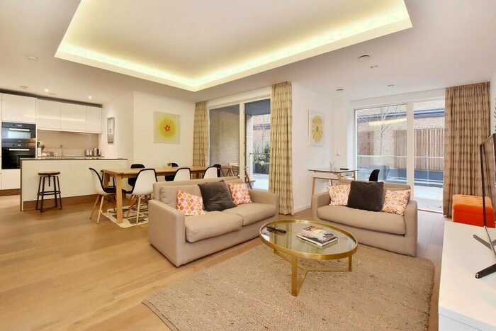 2 Bedroom Flat To Rent In The Landau, Fulham, SW6