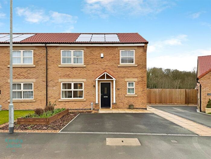 3 Bedroom Semi-Detached House For Sale In Lampman Way, Costhorpe, Worksop, S81