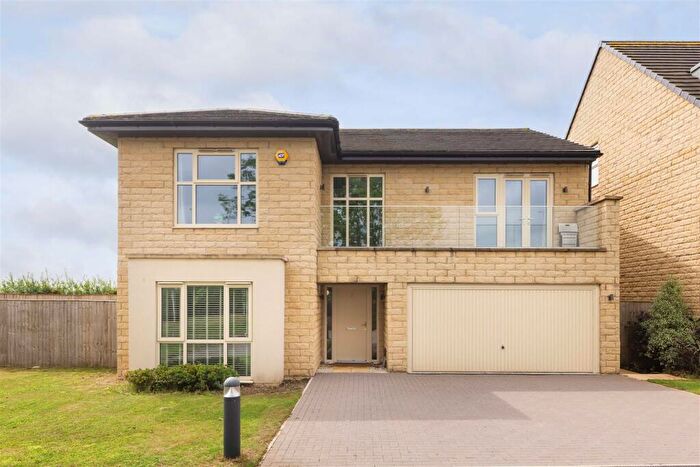 5 Bedroom Detached House For Sale In Immaculate Family Home, Mosedale Drive, LS14