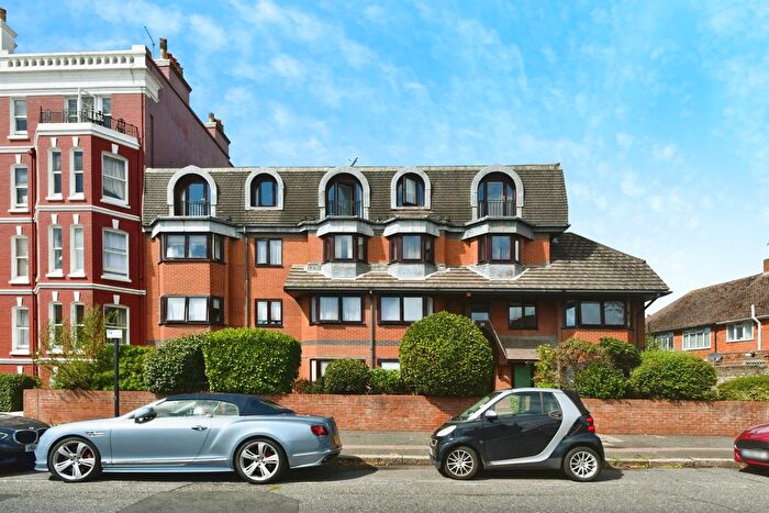 1 Bedroom Flat For Sale In Hove Street, Hove, BN3