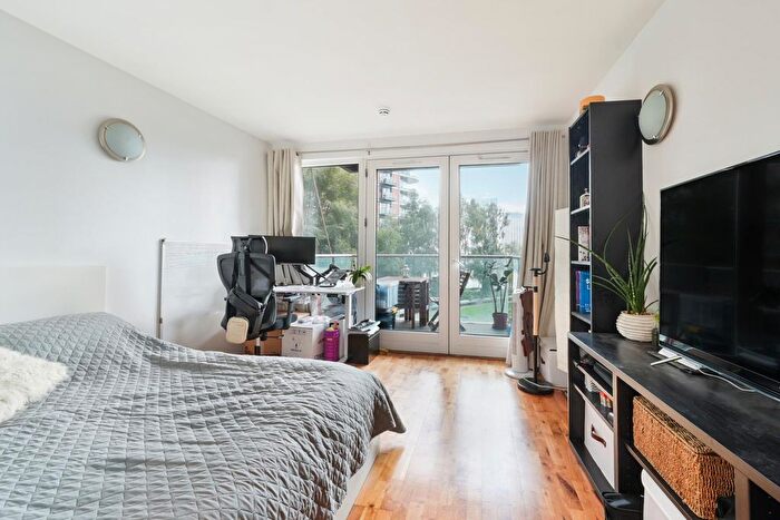 Studio For Sale In New Providence Wharf, Fairmont Avenue, E14