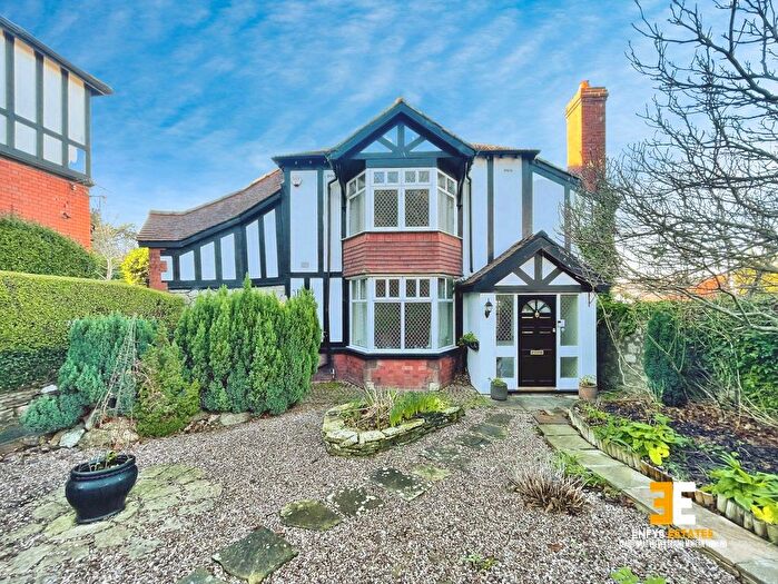 3 Bedroom Detached House For Sale In Roumania Crescent, Llandudno, LL30