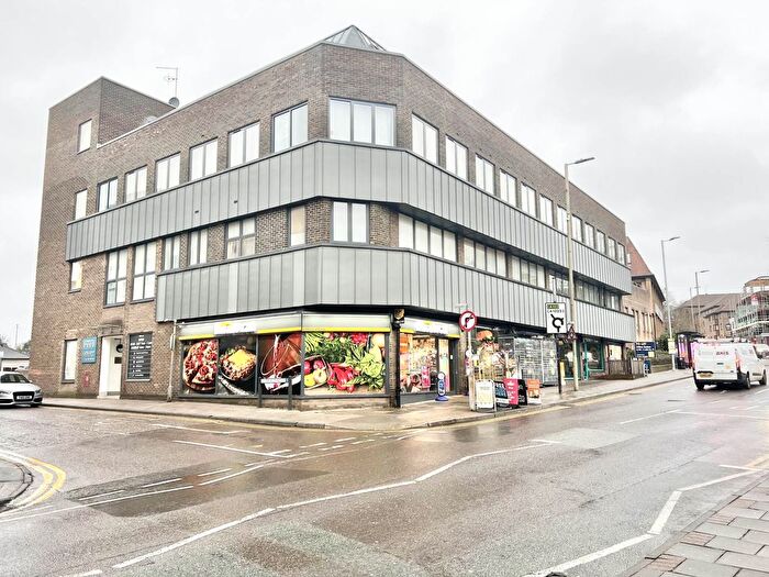 1 Bedroom Flat For Sale In Fairfield Road, Brentwood, CM14