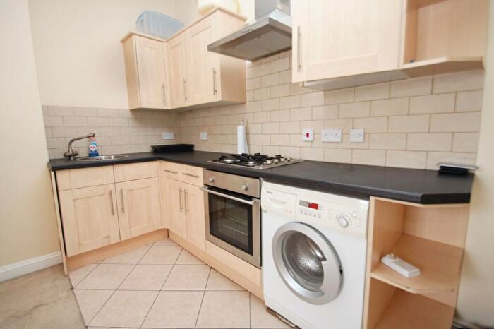 2 Bedroom Flat To Rent In The Triangle, Bournemouth, BH2