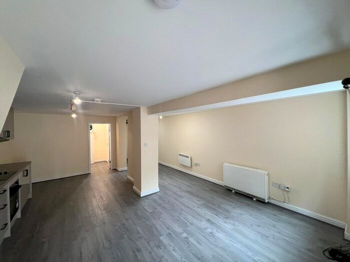 Studio To Rent In Melton Road, Belgrave, Leicester, LE4