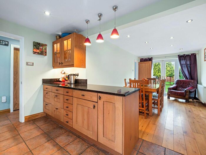 4 Bedroom Detached House For Sale In The Avenue, Bishopton, CV37