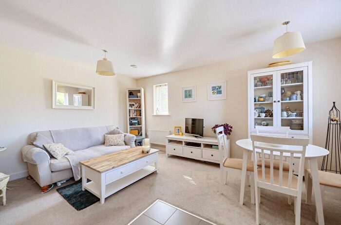 2 Bedroom Apartment For Sale In Elliston Way, Ashtead, Surrey, KT21