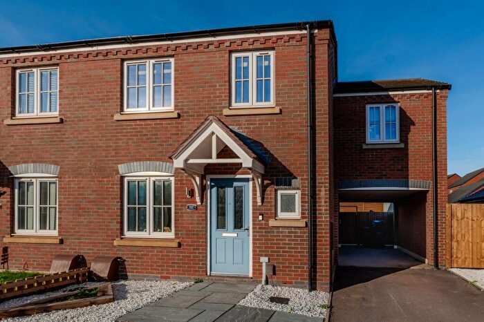 3 Bedroom Semi Detached House For Sale In Meadow Way, Tamworth, B79