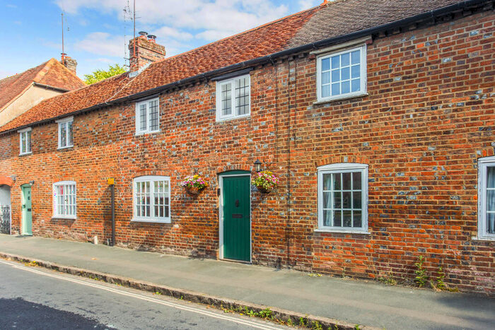 3 Bedroom Terraced House For Sale In Church Street, Great Missenden, HP16