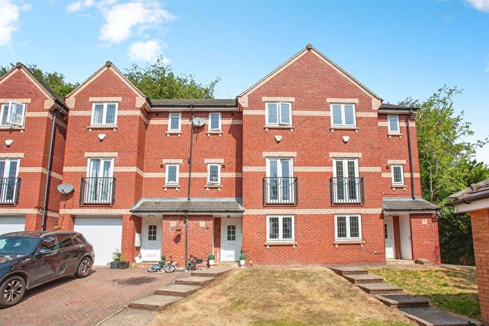 4 Bedroom Town House For Sale In Rockingham Gardens, Rotherham, S60