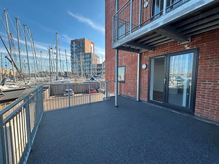 2 Bedroom Flat To Rent In Harbour Road, Gosport, PO12