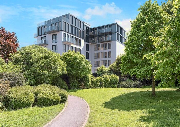 2 Bedroom Flat To Rent In Burlington Road, New Malden, KT3