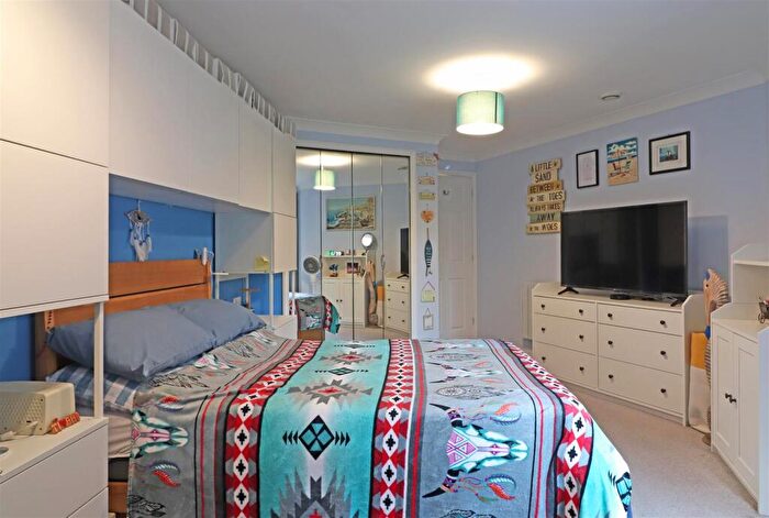 1 Bedroom Retirement Property For Sale In Linkfield Lane, Redhill, RH1