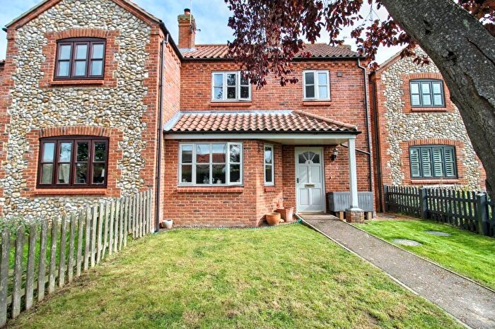 3 Bedroom Semi Detached House To Rent In Edinburgh Road, Holt, Norfolk, NR25