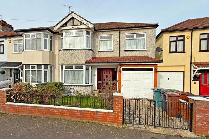 4 Bedroom Semi Detached House For Sale In Horace Avenue, Romford, RM7
