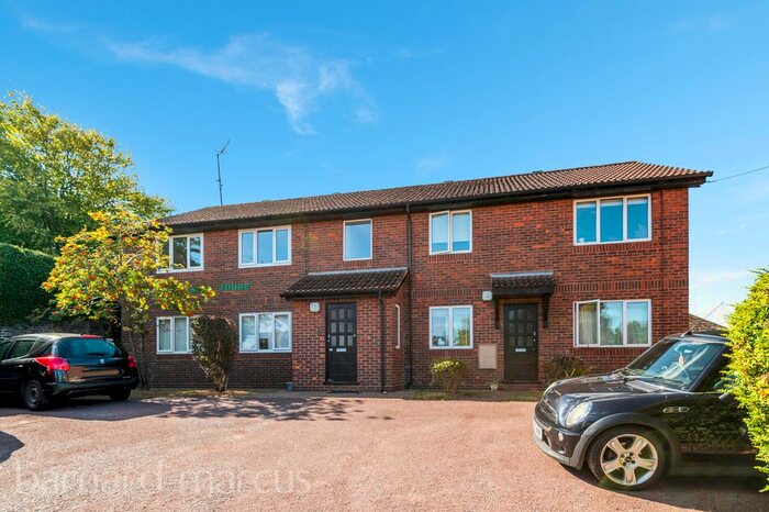 2 Bedroom Flat To Rent In Furze Hill, Redhill, RH1