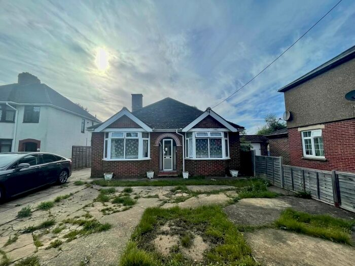 3 Bedroom Detached Bungalow To Rent In Kidlington, Oxfordshire, OX5