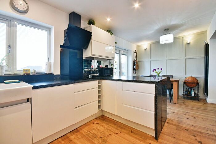 3 Bedroom Semi-Detached House For Sale In Wedgwood Road, Clifton, Swinton, Manchester, M27