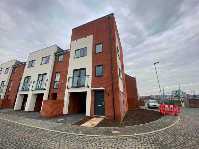 3 Bedroom Town House To Rent In Washington Close, Ipswich, IP2