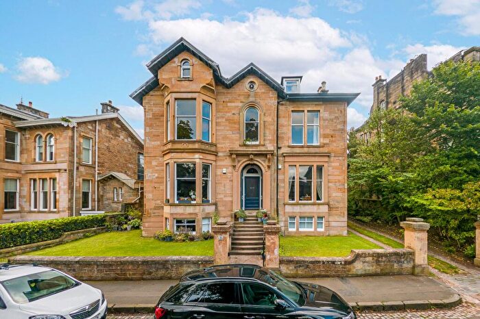 3 Bedroom Apartment For Sale In Dundonald Road, Dowanhill, Glasgow, G12