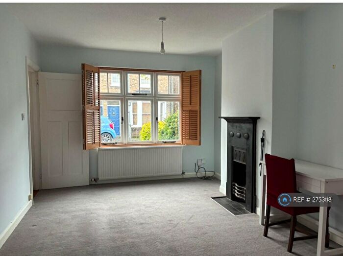 2 Bedroom Maisonette To Rent In Natal Road, Cambridge, CB1