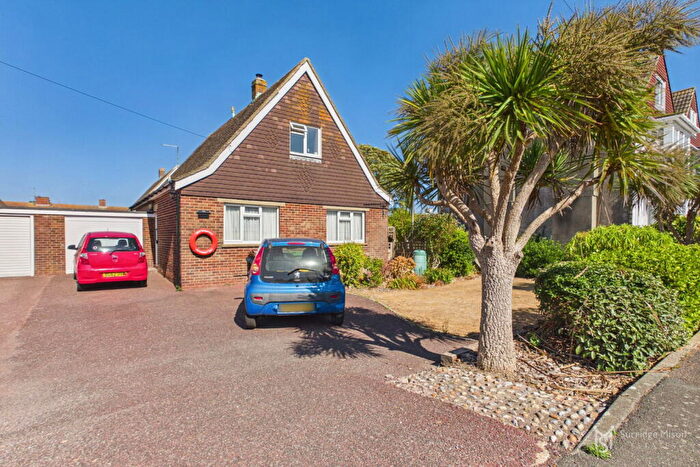3 Bedroom Chalet For Sale In Western Road, Pevensey Bay, East Sussex, BN24