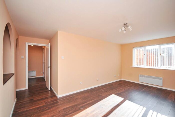 1 Bedroom Flat To Rent In Cumberland Road, SE6