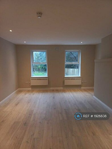 1 Bedroom Flat To Rent In Crescent Road, Bournemouth, BH2