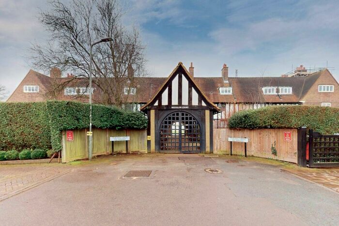 1 Bedroom Flat To Rent In Waterlow Court, Heath Close, NW11