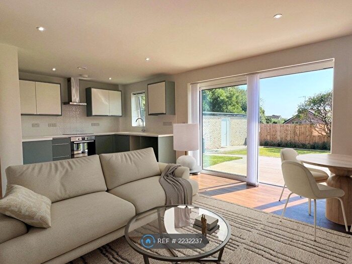 2 Bedroom Flat To Rent In Longfleet Road, Poole, BH15