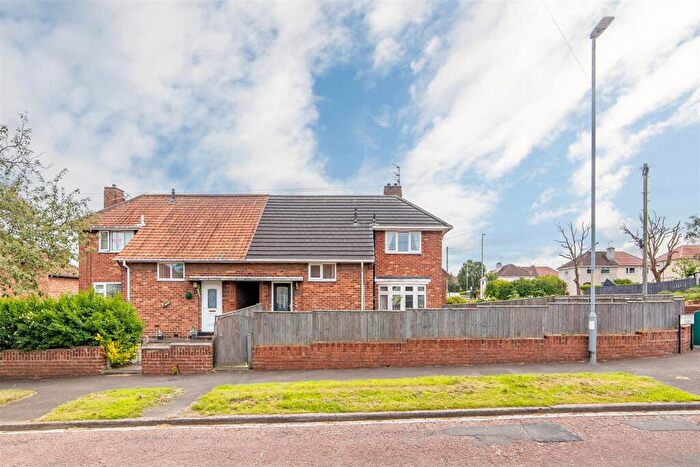 2 Bedroom Semi-Detached House For Sale In Larchwood Gardens, Gateshead, NE11