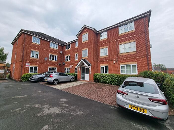 2 Bedroom Apartment To Rent In Poplin Drive, Salford, M3