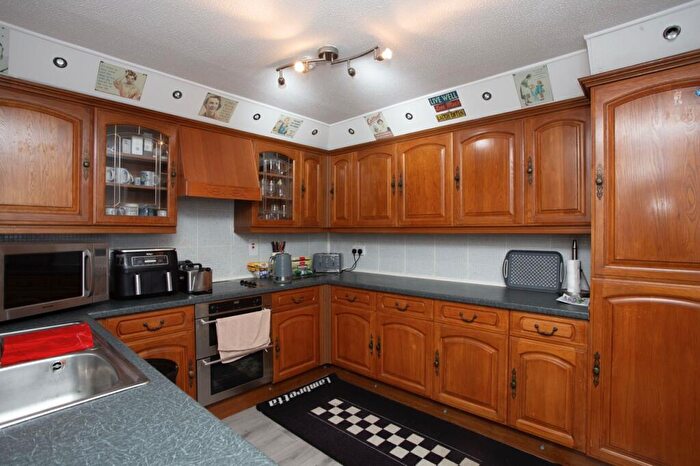 3 Bedroom Semi Detached House For Sale In Winchester Close, Barry, CF62