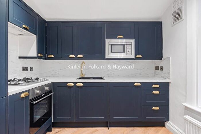 2 Bedroom Apartment To Rent In Arngask Road London, SE6