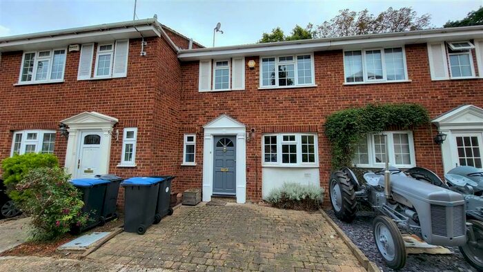 3 Bedroom House To Rent In Badgers Close, Enfield, EN2