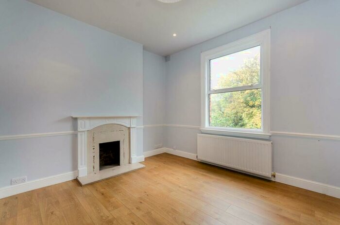 1 Bedroom Flat To Rent In Brownhill Road, Catford, London, SE6