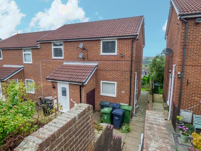 2 Bedroom Flat To Rent In Ravenscar Close, Whickham, Newcastle Upon Tyne, Tyne & Wear, NE16