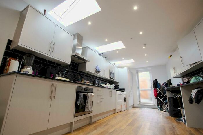 5 Bedroom House To Rent In Hubert Road, Birmingham, B29