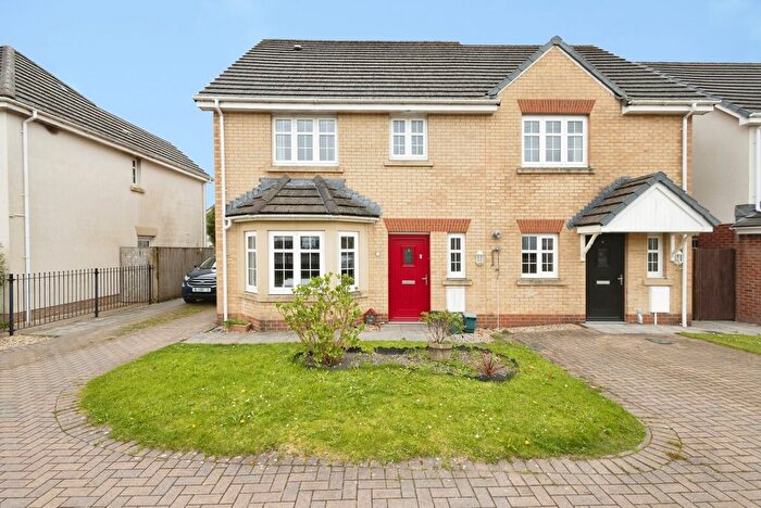 3 Bedroom Semi-Detached House For Sale In Cysgod Yr Ysgol, Gorslas, Llanelli, Carmarthenshire, SA14