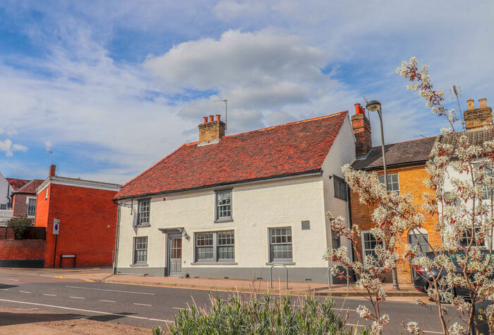 2 Bedroom Ground Maisonette To Rent In The Bourne, Ware, SG12