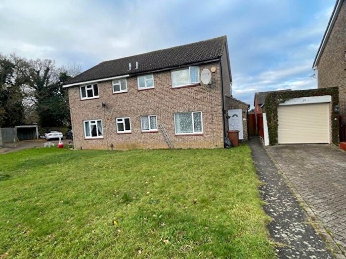 1 Bedroom Semi-Detached House To Rent In Tay Close, Chatham, ME5