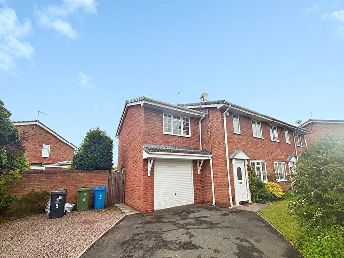 3 Bedroom Semi Detached House For Sale In Canterbury Drive, Perton, Wolverhampton, Staffordshire, WV6