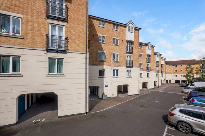 2 Bedroom Flat To Rent In Keating Close, Rochester, ME1